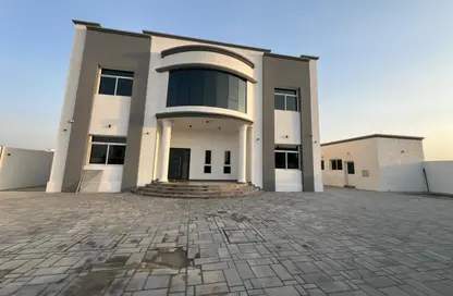 Villa - 5 Bedrooms - 6 Bathrooms for rent in Al Aweer 1 - Al Aweer - Dubai