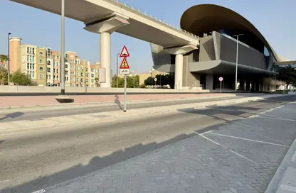 شقة - غرفة نوم - 2 حمامات للايجار في إيريس - عزيزي ريزيدنس - الفرجان - دبي