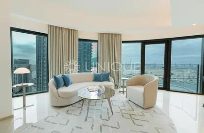 Living Room image for: Apartment - 2 Bedrooms - 2 Bathrooms for rent in Address Harbour Point Tower 2 - Address Harbour Point - Dubai Creek Harbour (The Lagoons) - Dubai, Image 1