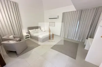 Villa - 3 Bedrooms - 3 Bathrooms for rent in Jumeirah 1 Villas - Jumeirah 1 - Jumeirah - Dubai