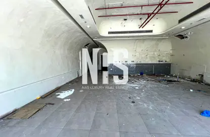 Shop - Studio for rent in United Square - Al Khalidiya - Abu Dhabi