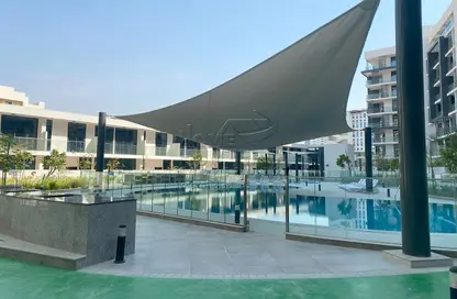 Apartment - 2 Bedrooms - 3 Bathrooms for rent in The Gate - Masdar City - Abu Dhabi