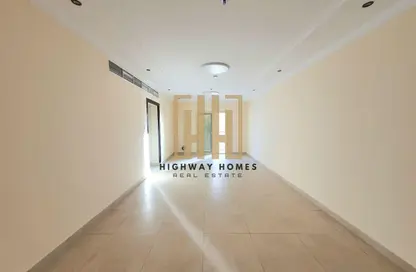 شقة - 2 غرف نوم - 2 حمامات للايجار في يو أو إس - تجارية مويلح - الشارقة شقة - 2 غرف نوم - 2 حمامات للايجار في يو أو إس - تجارية مويلح - الشارقة