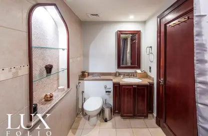 Apartment - 1 Bedroom - 2 Bathrooms for sale in Zanzebeel 1 - Zanzebeel - Old Town - Dubai