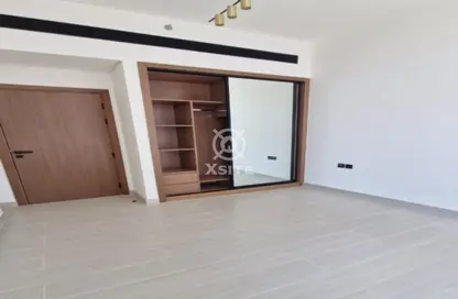 شقة - غرفة نوم - 2 حمامات للايجار في بن غاطي أزور - قرية الجميرا سركل - دبي