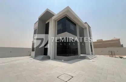 Villa - 5 Bedrooms - 6 Bathrooms for rent in Al Aweer 1 - Al Aweer - Dubai