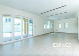 Empty Room image for: Villa - 3 bedrooms - 3 bathrooms for rent in Legacy - Jumeirah Park - Dubai, Image 1