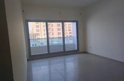 شقة - 3 غرف نوم - 4 حمامات للايجار في مساكن كورنيش عجمان - طريق كورنيش عجمان - عجمان