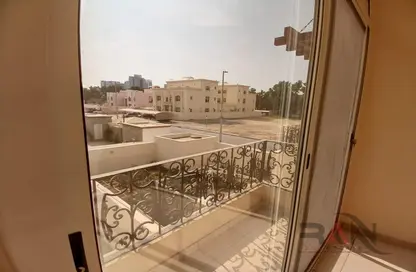 فيلا - 4 غرف نوم - 5 حمامات للايجار في مطار البطين - منطقة المرور - أبوظبي