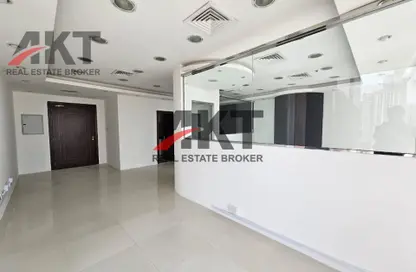 مكتب - استوديو للايجار في برج تشرشل للأعمال - أبراج تشرشل - الخليج التجاري - دبي