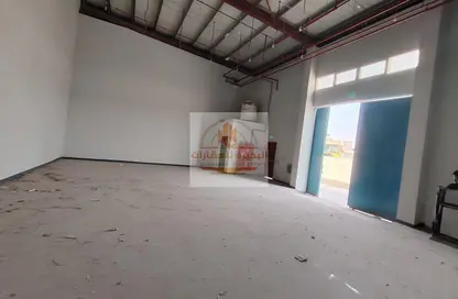 Warehouse - Studio - 1 Bathroom for rent in Al Sajaa Industrial - Al Sajaa - Sharjah