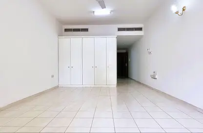 Apartment - Studio - 1 Bathroom for rent in Khalid Bin Al Waleed Road - Bur Dubai - Dubai