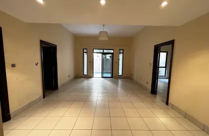 Apartment - 2 Bedrooms - 3 Bathrooms for sale in Zaafaran 1 - Zaafaran - Old Town - Dubai