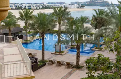 Pool image for: Apartment - 1 Bedroom - 1 Bathroom for rent in Al Hatimi - Shoreline Apartments - Palm Jumeirah - Dubai, Image 1