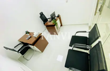 Office Space - Studio - 1 Bathroom for rent in Red Avenue - Al Garhoud - Dubai