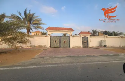 فيلا - 6 غرف نوم - 4 حمامات للايجار في الرفاع - رأس الخيمة