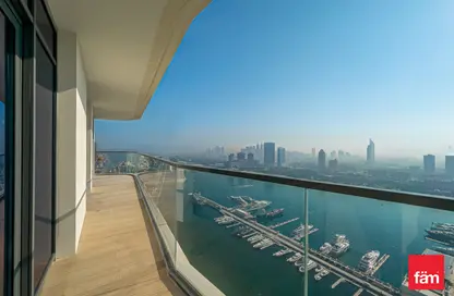 Apartment - 2 Bedrooms - 2 Bathrooms for rent in Marina Vista - EMAAR Beachfront - Dubai Harbour - Dubai