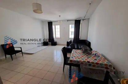 شقة - 1 حمام للايجار في ز٠١ - طراز إنجليزي - المدينة الدولية - دبي