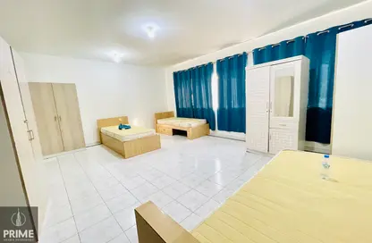 Apartment - 2 Bedrooms - 2 Bathrooms for rent in Delma Street - Al Mushrif - Abu Dhabi
