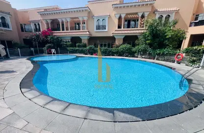 Villa - 4 Bedrooms - 4 Bathrooms for rent in Jumeirah 1 Villas - Jumeirah 1 - Jumeirah - Dubai