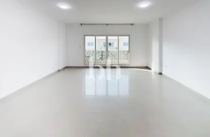 Apartment - 2 Bedrooms - 2 Bathrooms for rent in Tower 18 - Al Reef Downtown - Al Reef - Abu Dhabi
