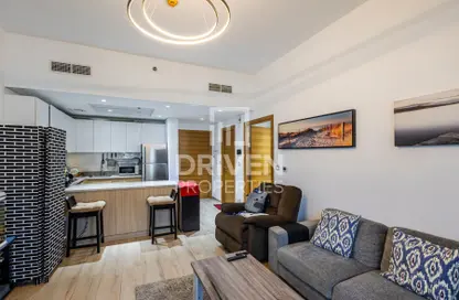 Living Room image for: Apartment - 1 Bedroom - 2 Bathrooms for sale in Azizi Aura - Jebel Ali - Dubai, Image 1