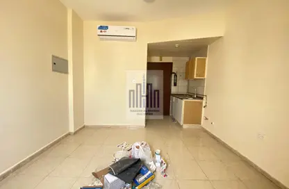 Apartment - 1 Bathroom for rent in Fire Station Road - Muwaileh - Sharjah