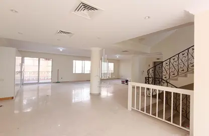 Empty Room image for: Villa - 7 Bedrooms for rent in Al Karamah - Abu Dhabi, Image 1
