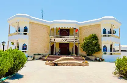 Bungalow - Studio - 7+ Bathrooms for rent in Dasman - Halwan - Sharjah