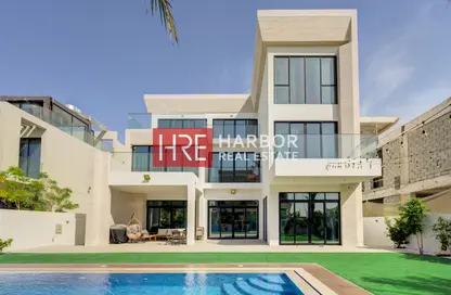 Villa - 6 Bedrooms - 7+ Bathrooms for sale in Jumeirah Park - Dubai