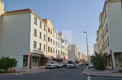 شقة - 1 حمام للبيع في ي ٢٦ - طراز إنجليزي - المدينة الدولية - دبي شقة - 1 حمام للبيع في ي ٢٦ - طراز إنجليزي - المدينة الدولية - دبي