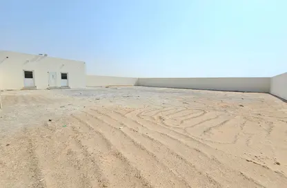 مستودع - استوديو - 2 حمامات للايجار في آلصجعه - الشارقة