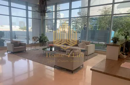 Living Room image for: Apartment - 1 Bedroom - 2 Bathrooms for sale in Oasis Residences - Shams Abu Dhabi - Al Reem Island - Abu Dhabi, Image 1