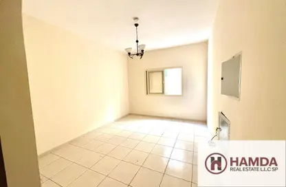 شقة - غرفة نوم - 1 حمام للايجار في مجمع مويلح - تجارية مويلح - الشارقة