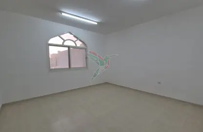 Apartment - 3 Bedrooms - 4 Bathrooms for rent in Al Dafeinah - Asharej - Al Ain
