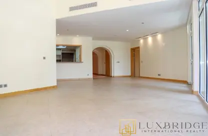Apartment - 3 Bedrooms - 4 Bathrooms for rent in Jash Falqa - Shoreline Apartments - Palm Jumeirah - Dubai