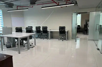 نصف طابق - استوديو - 2 حمامات للبيع في مرتفعات إمباير 1 - القمم الإمبراطورية - الخليج التجاري - دبي