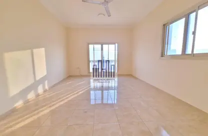 شقة - غرفة نوم - 2 حمامات للايجار في مبنى جي جي كو مويلح - تجارية مويلح - الشارقة