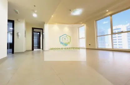 Empty Room image for: Apartment - 2 Bedrooms - 2 Bathrooms for rent in Al Wahda - Abu Dhabi, Image 1