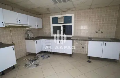 شقة - 3 غرف نوم - 4 حمامات للايجار في شارع التعاون - التعاون - الشارقة