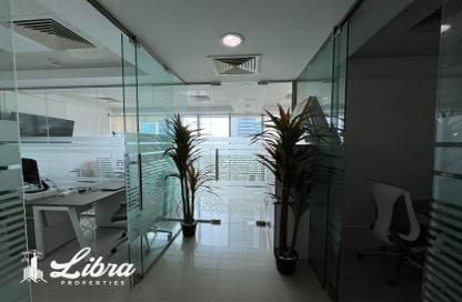 مكتب - استوديو - 1 حمام للايجار في القمة - الخليج التجاري - دبي