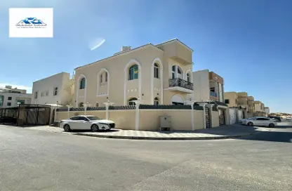 Villa - 5 Bedrooms - 7 Bathrooms for sale in Al Yasmeen 1 - Al Yasmeen - Ajman