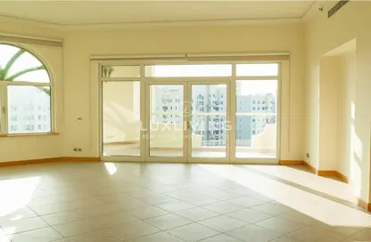 Apartment - 3 Bedrooms - 4 Bathrooms for sale in Jash Falqa - Shoreline Apartments - Palm Jumeirah - Dubai