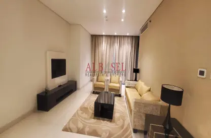 Living Room image for: Apartment - 3 Bedrooms - 3 Bathrooms for rent in Waters Edge - Business Bay - Dubai, Image 1