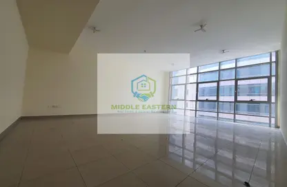 Empty Room image for: Apartment - 3 Bedrooms - 4 Bathrooms for rent in Al Mamoura - Muroor Area - Abu Dhabi, Image 1