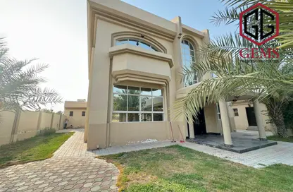 Villa - 4 Bedrooms - 5 Bathrooms for rent in Jumeirah 1 Villas - Jumeirah 1 - Jumeirah - Dubai