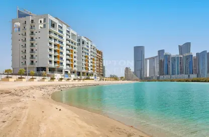 Apartment - 1 Bedroom - 2 Bathrooms for rent in Oasis Residences - Masdar City - Abu Dhabi