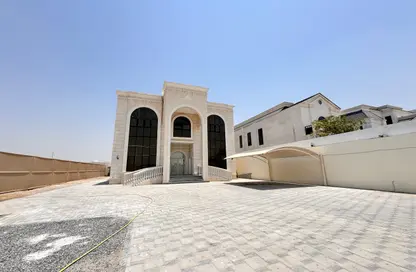 Apartment - 2 Bedrooms - 2 Bathrooms for rent in Shakhbout City - Abu Dhabi