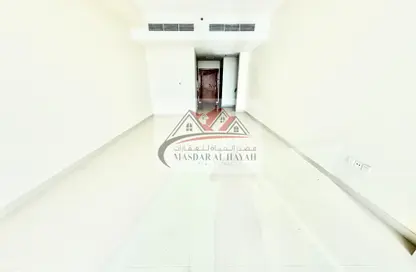 شقة - غرفة نوم - 2 حمامات للايجار في مبني السويدي - النهدة - الشارقة