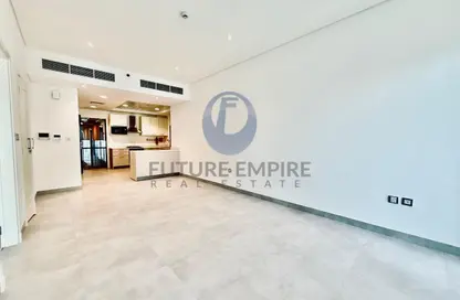 شقة - غرفة نوم - 2 حمامات للايجار في ذا فلاجشيب ثري - السطوة - دبي شقة - غرفة نوم - 2 حمامات للايجار في ذا فلاجشيب ثري - السطوة - دبي